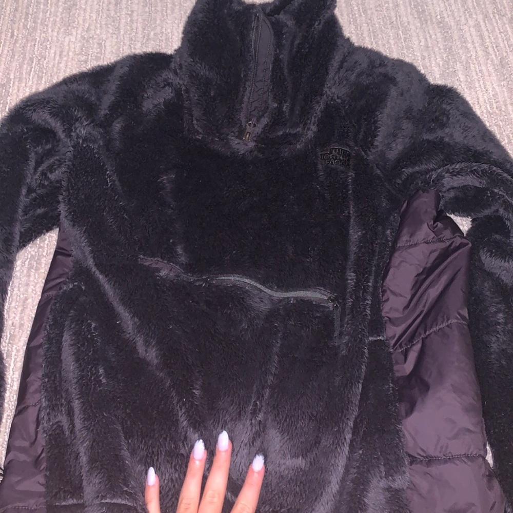 Black North Face 1/4 Zip worn 1-3 times